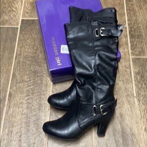 Madden Girl Poche Sz 7.5 Black boots
